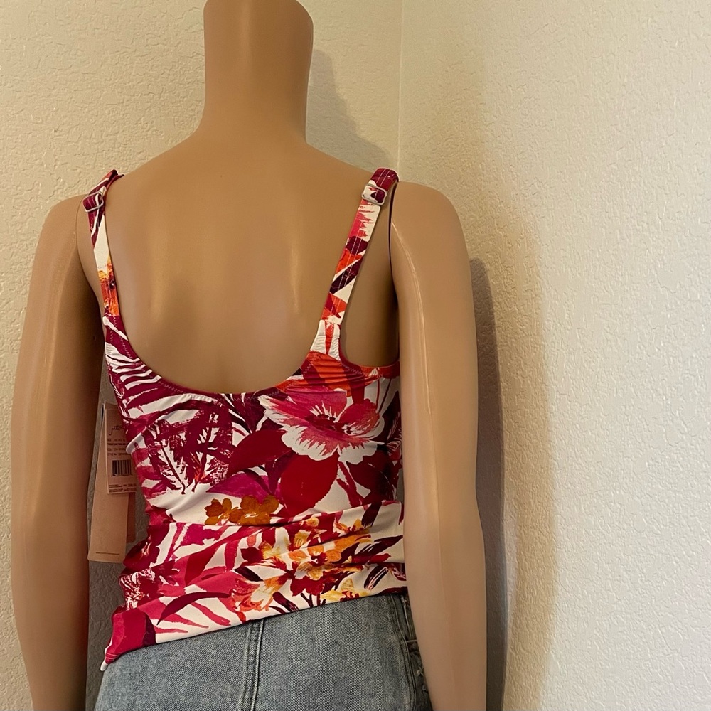 Women’s Pink Floral V-Neck Tank Top - Picture 2 of 3